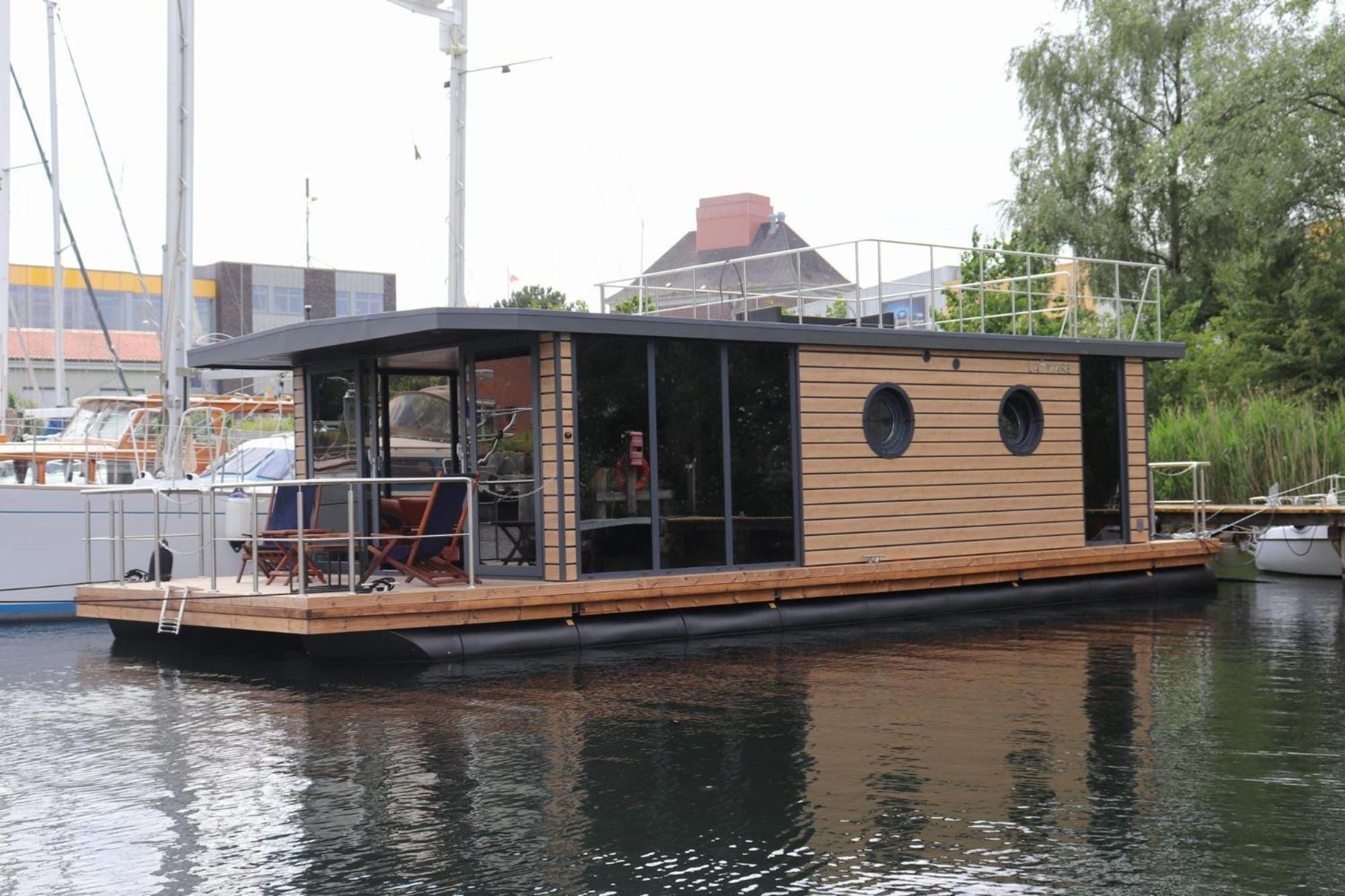 Botel Houseboat Leni, Flensburg