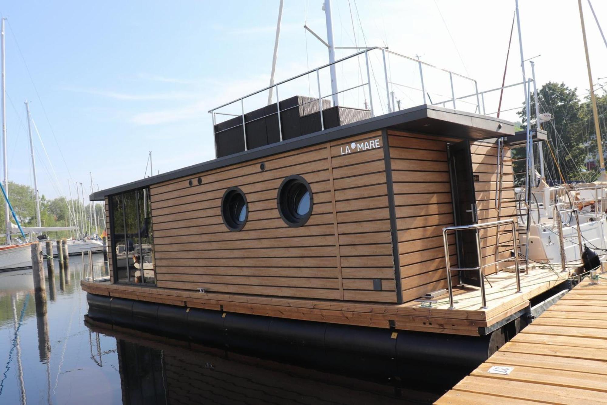 Houseboat Leni, Botel Flensburg