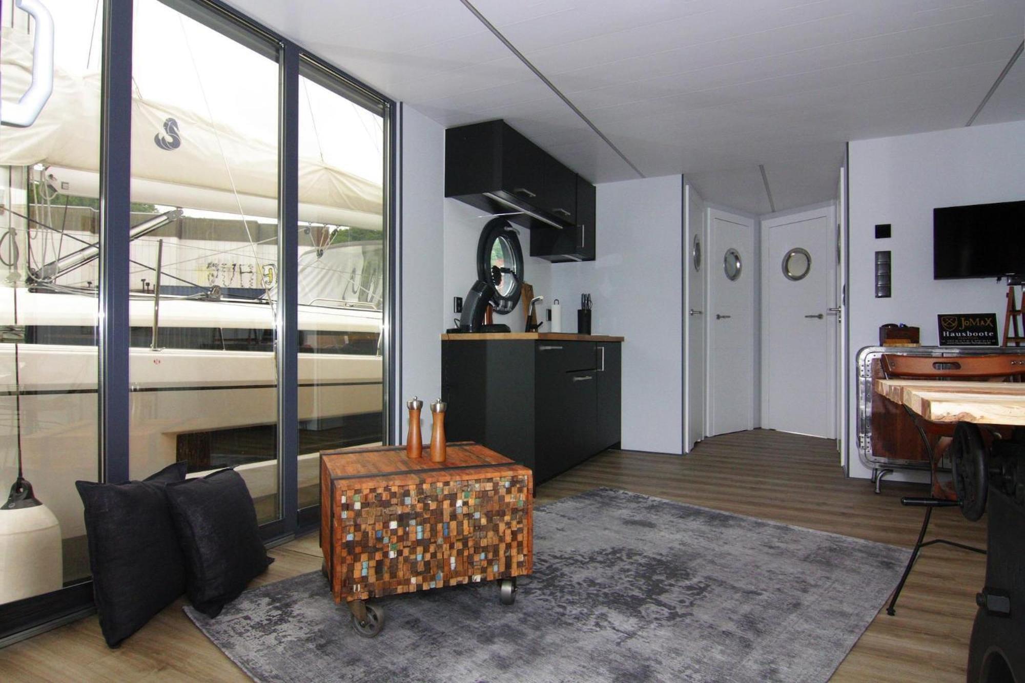 Houseboat Leni, Flensburg