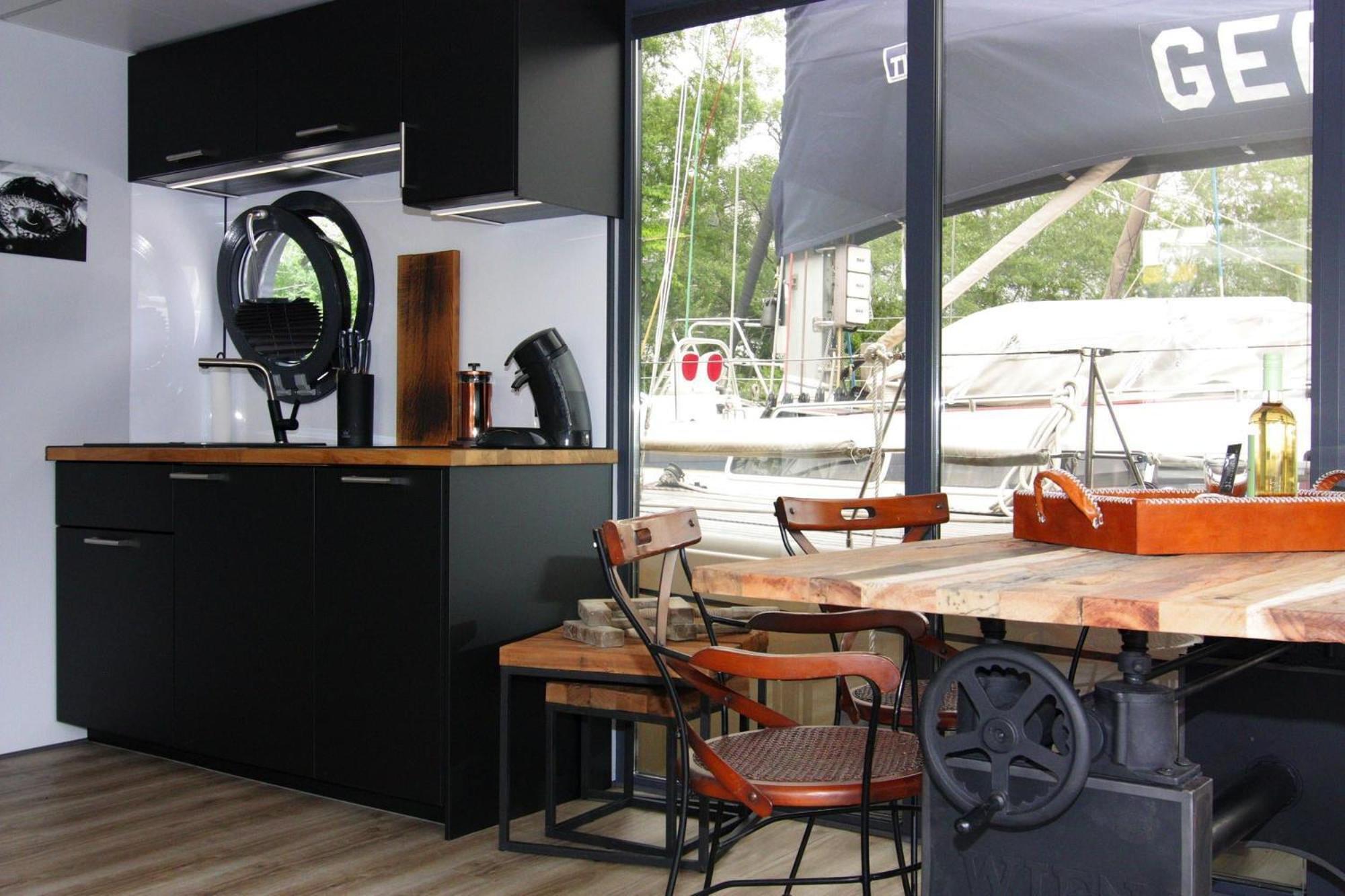 Houseboat Leni, Botel Flensburg