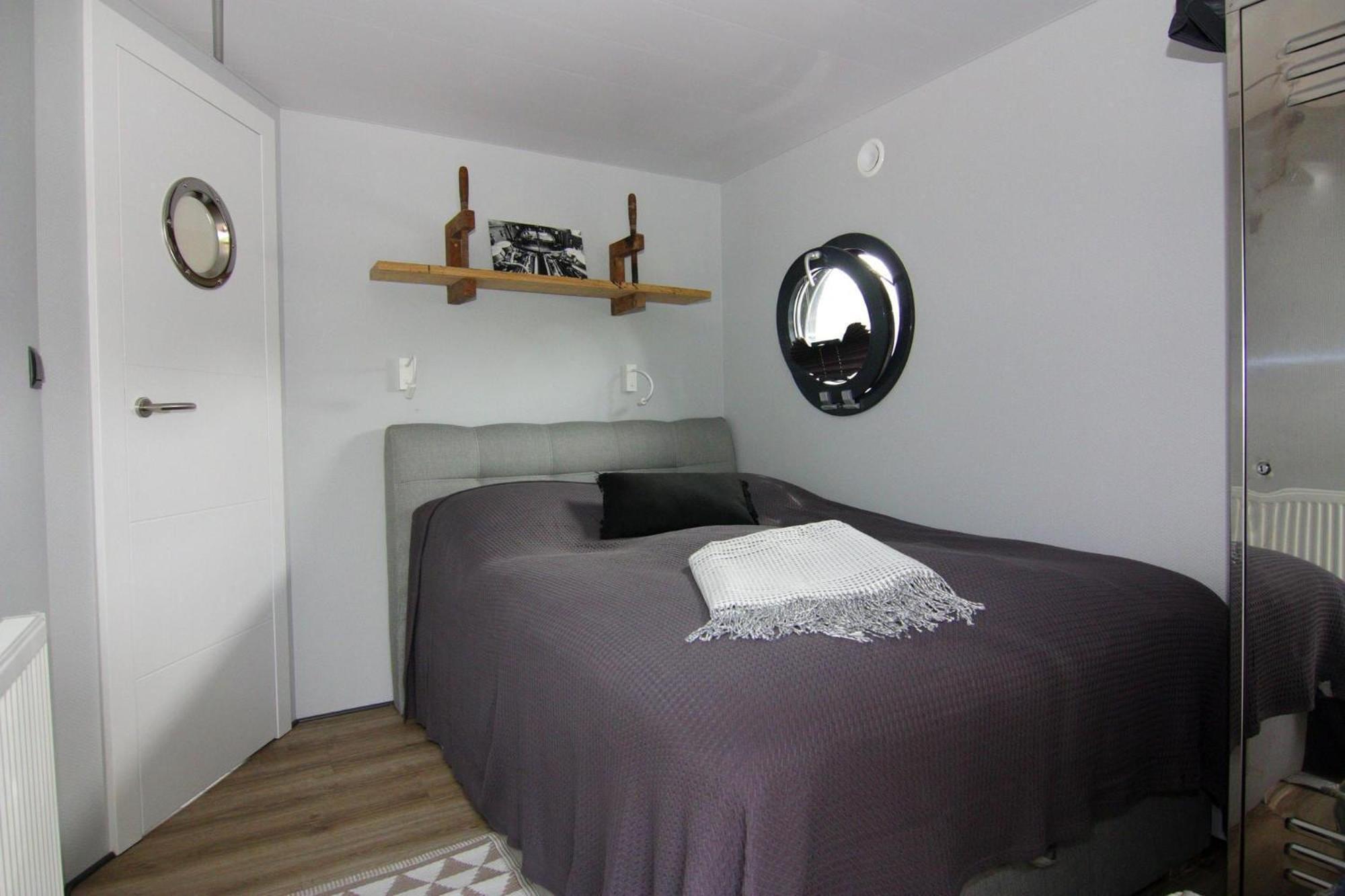 Houseboat Leni, Flensburg