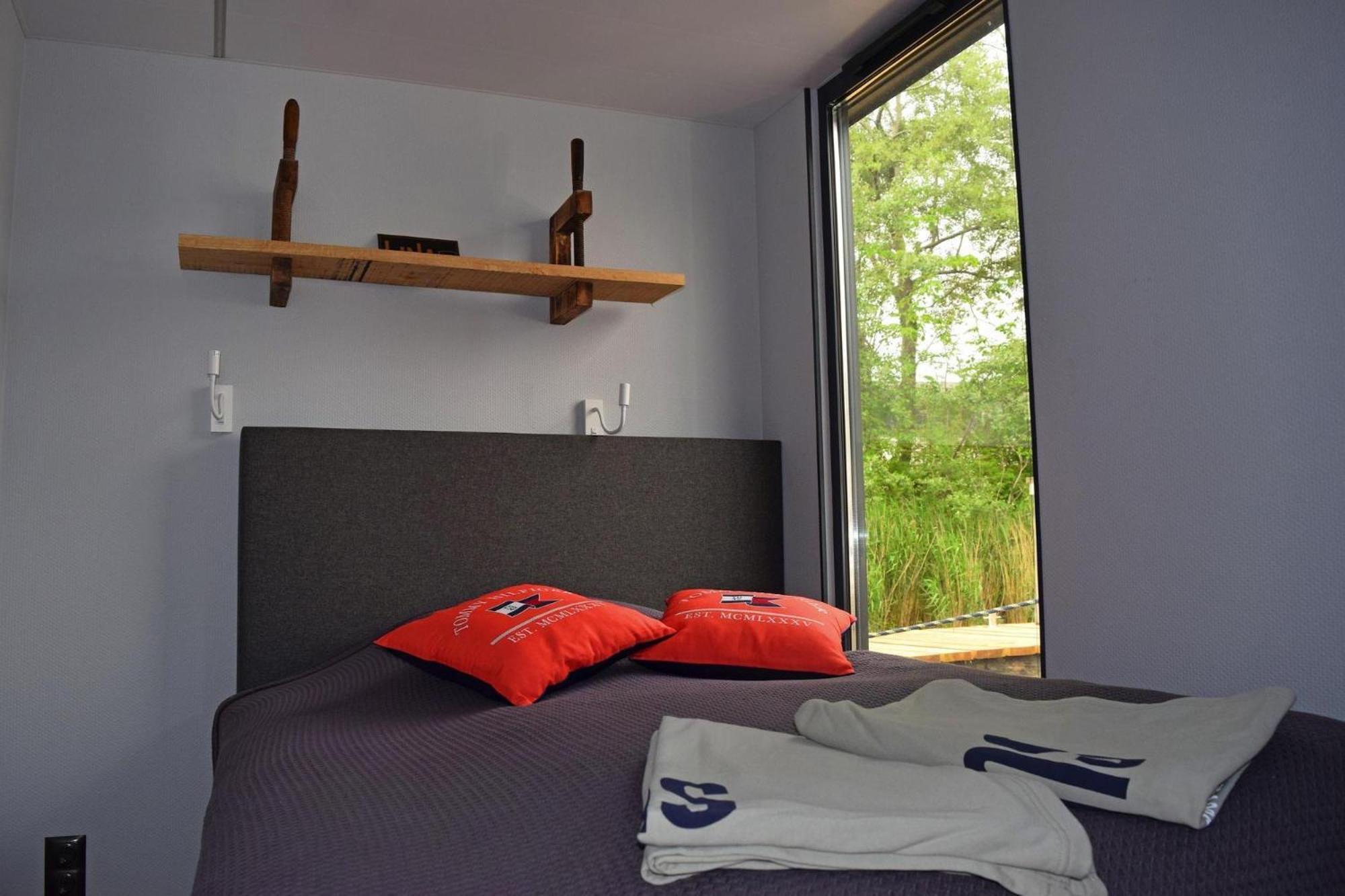 Houseboat Leni, * Flensburg