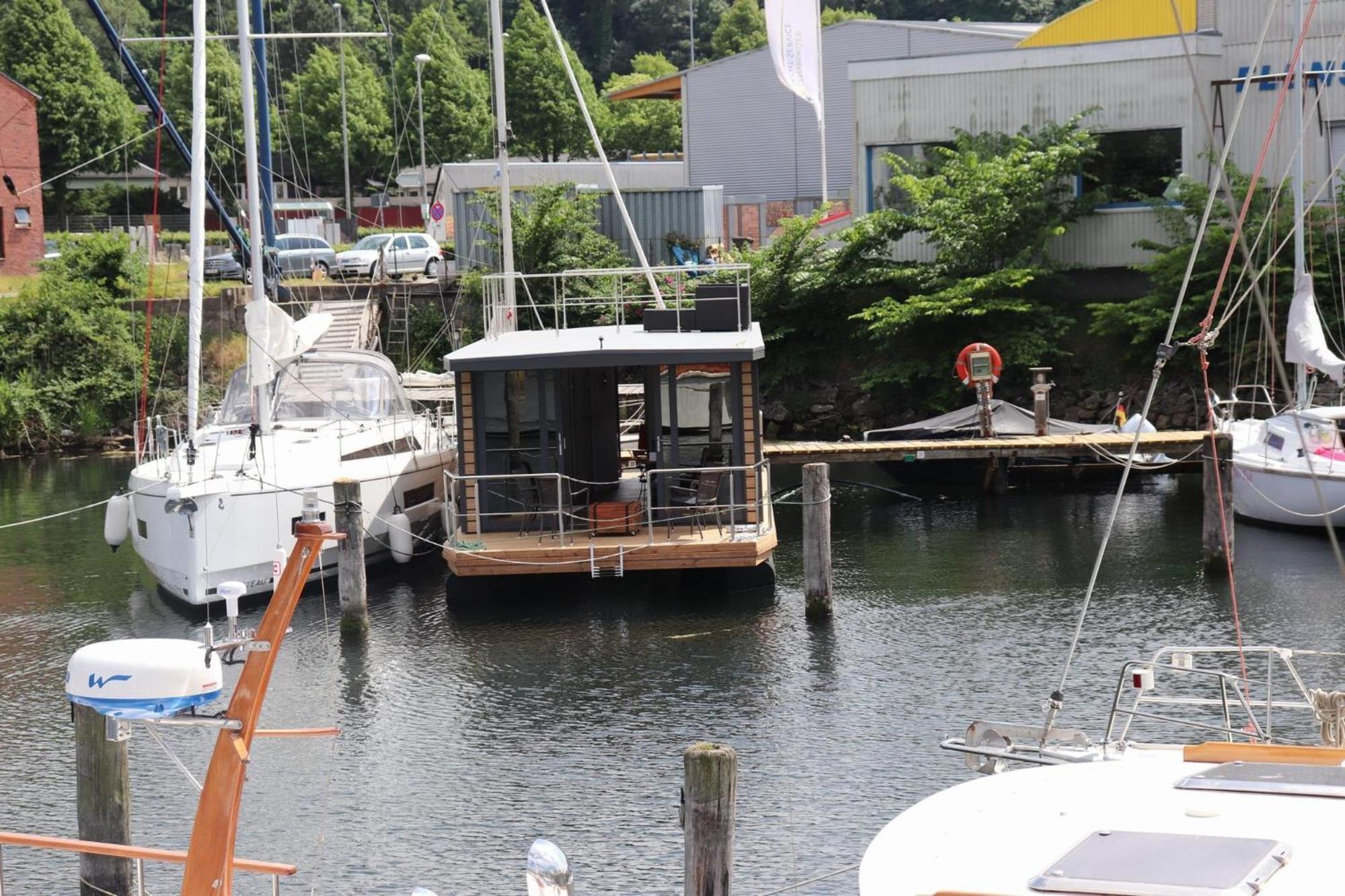 Botel Houseboat Leni, Flensburg